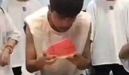 学生校园今日吃瓜,今日学生吃瓜大揭秘